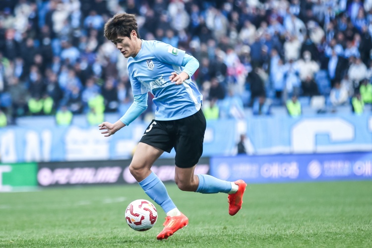 星空体育官网-博主：大连英博可能以租借方式引进王禹和刘祝润