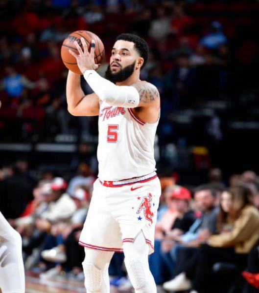 星空体育在线登录-火箭拒绝签约！3+3控卫转投掘金，两队实力此消彼长，斯通失算了