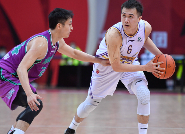 再次被锤爆！一数据CBA倒数第3！张庆鹏应启用失意神刀？