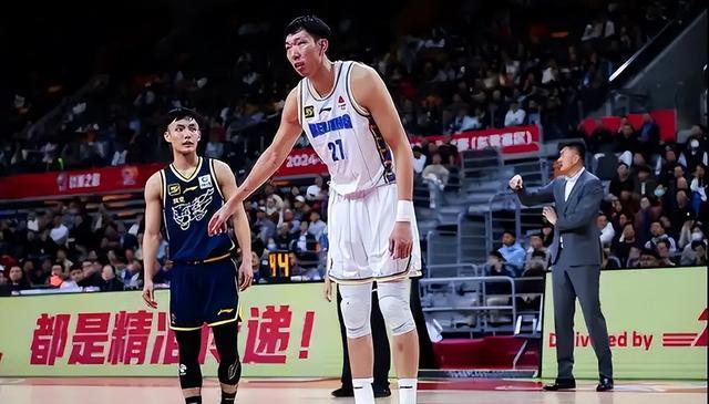 京粤大战北京8分胜！周琦篮下统治力拉满！内线对决成胜负关键